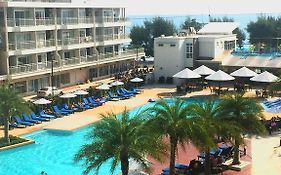 GrandBlue Resort&Beachclub